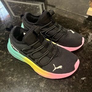 13C girls puma shoes